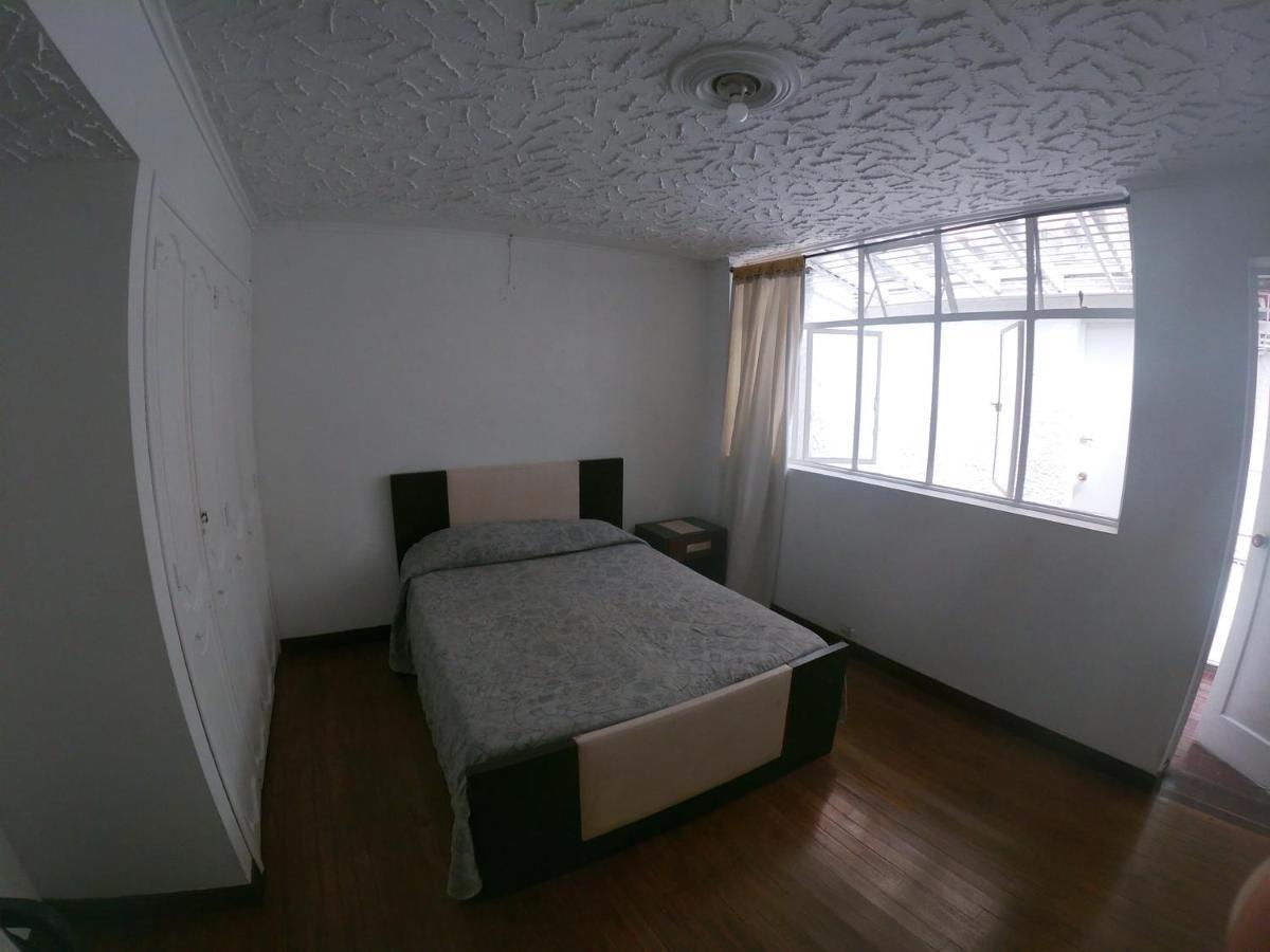 Le VI Hostal Medellin Luaran gambar